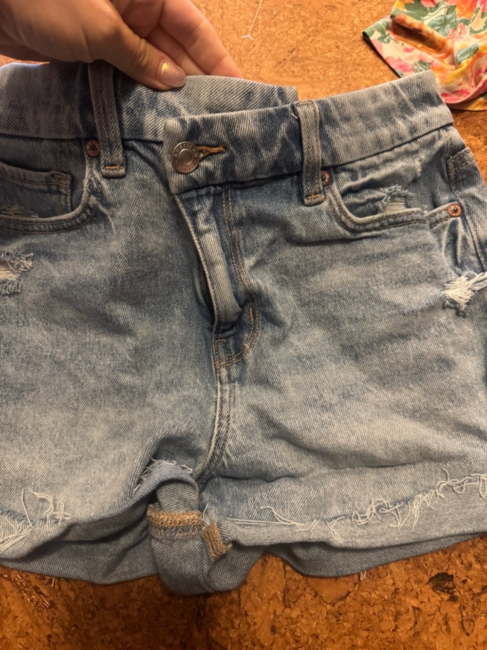 American Eagle size 2 Light Wash Distressed Denim Jean Shorts